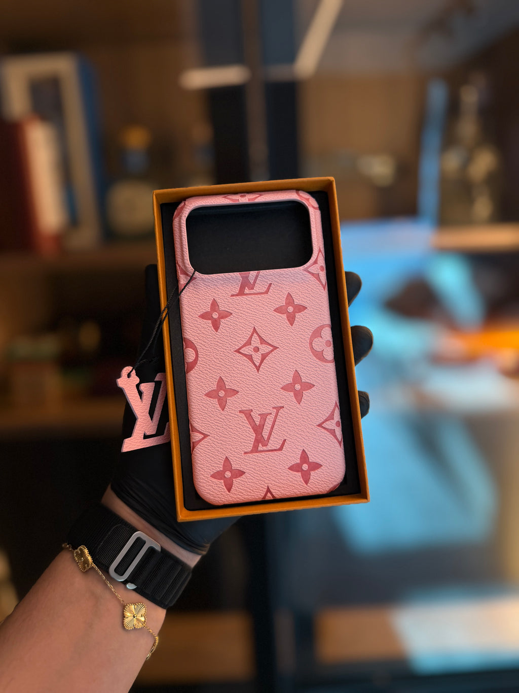 Cases LV