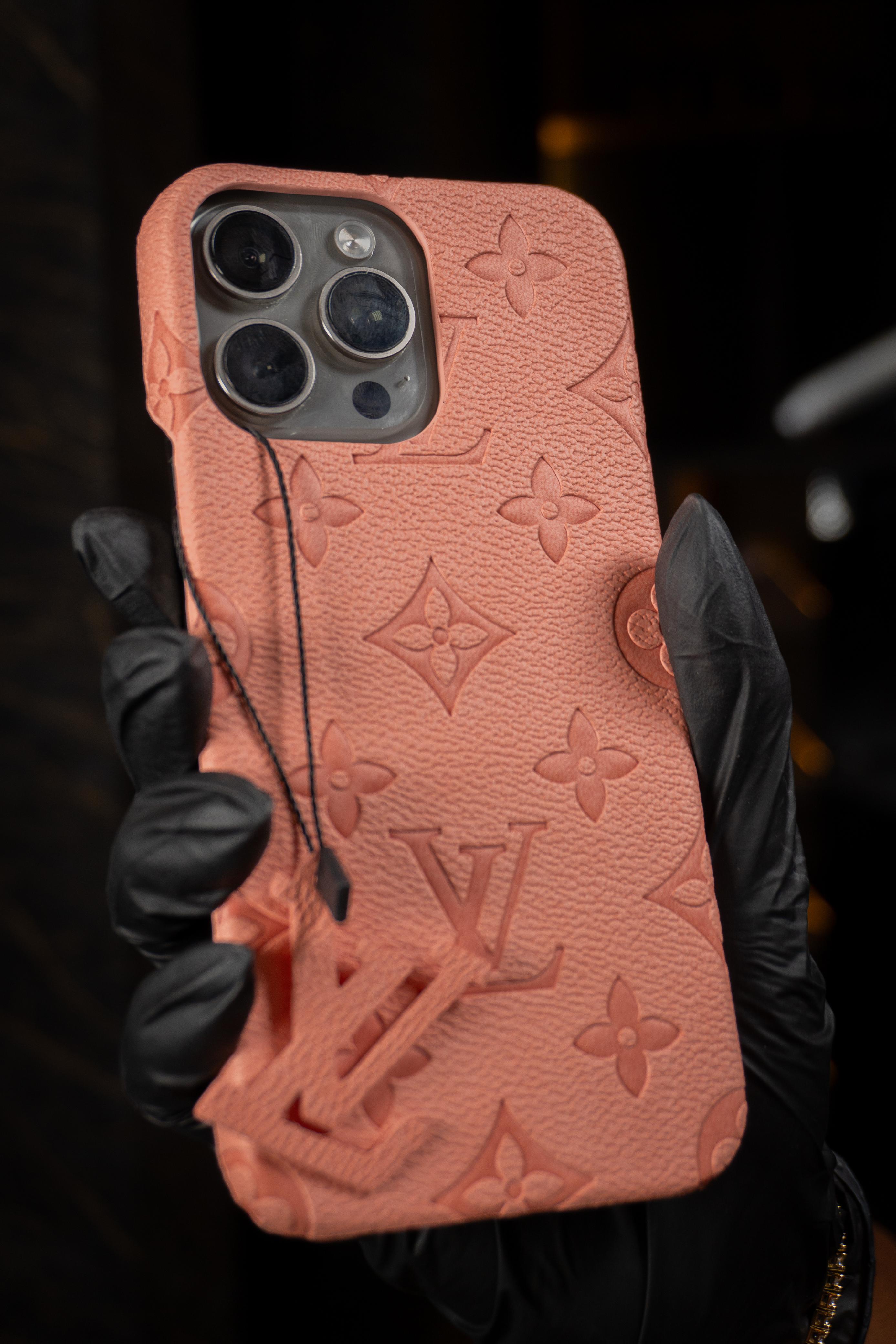 Cases LV