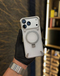 Case de acrílico con metal