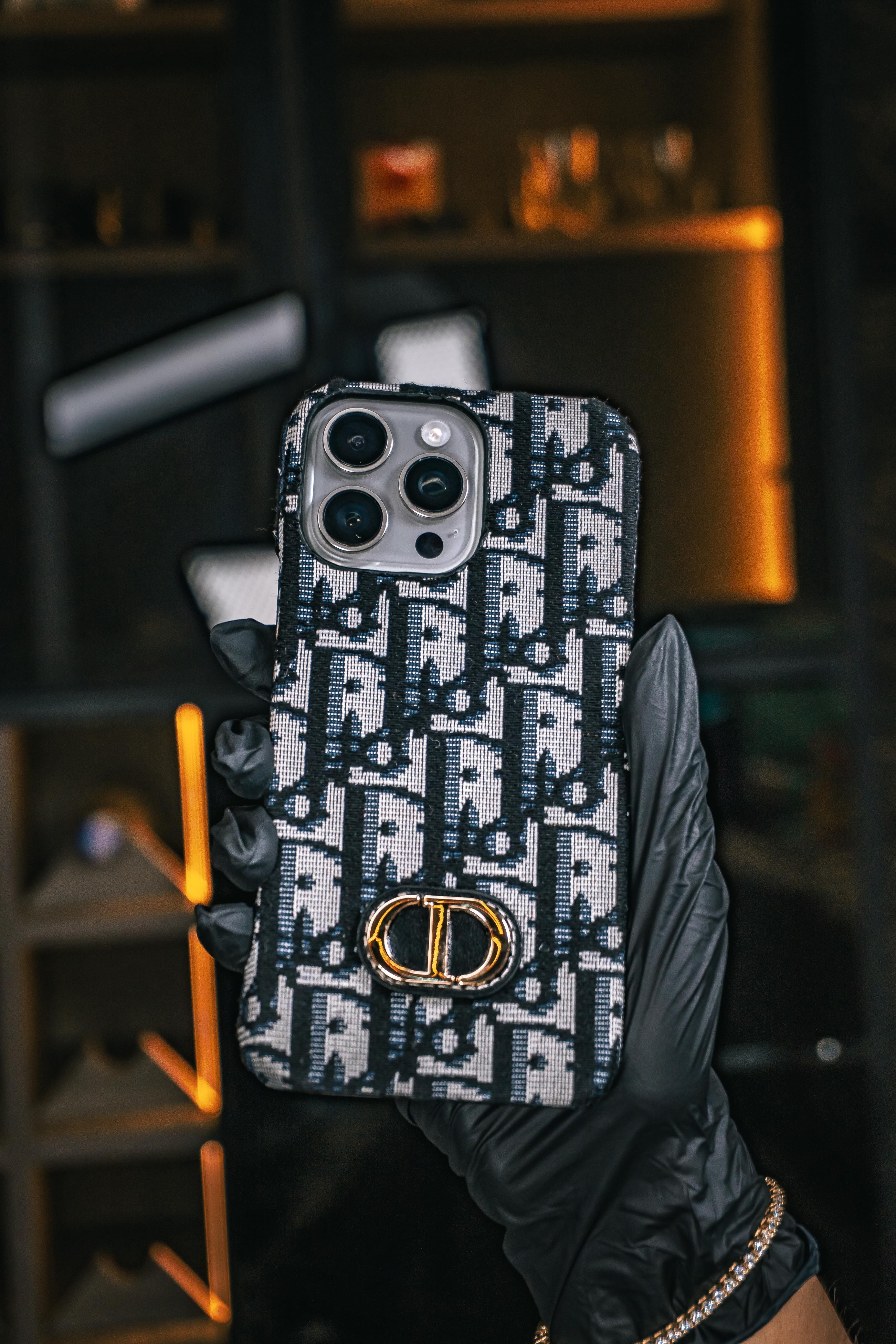 Cases Dior oscuro