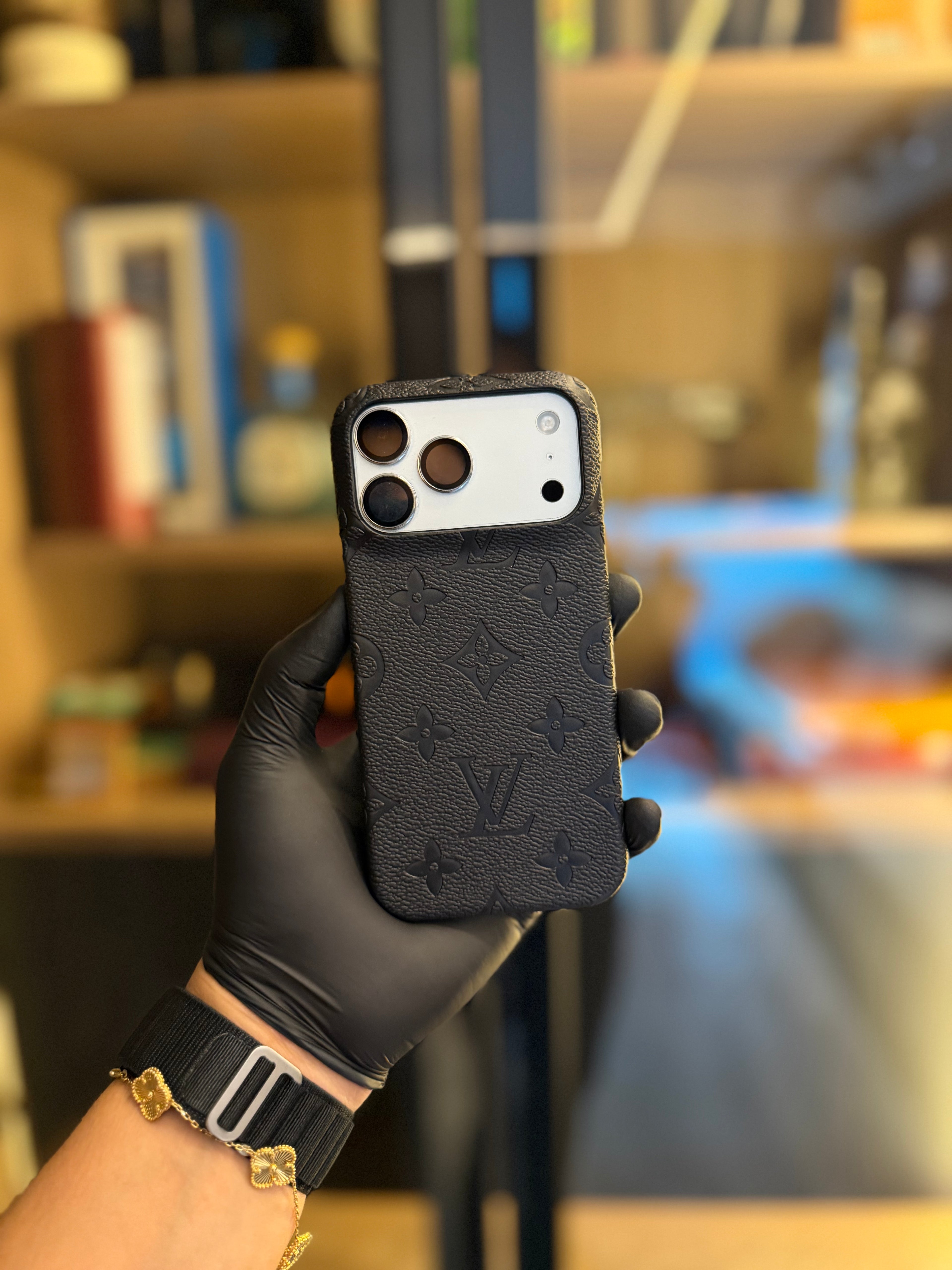 Cases LV