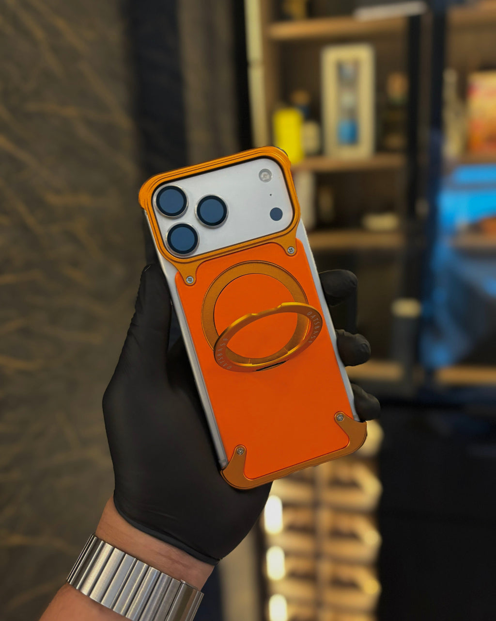 Cases cuero con metal naranja