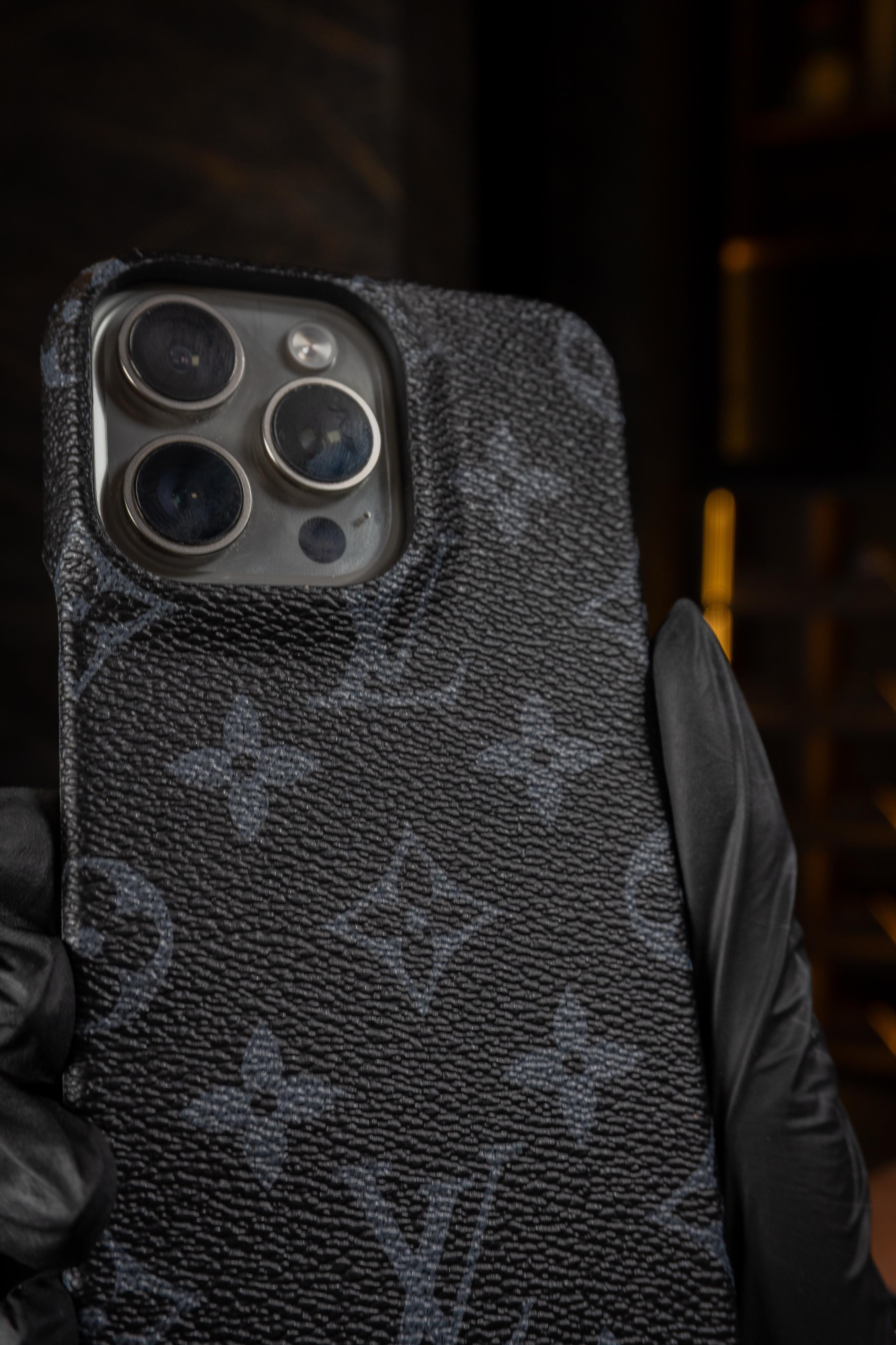 Cases LV