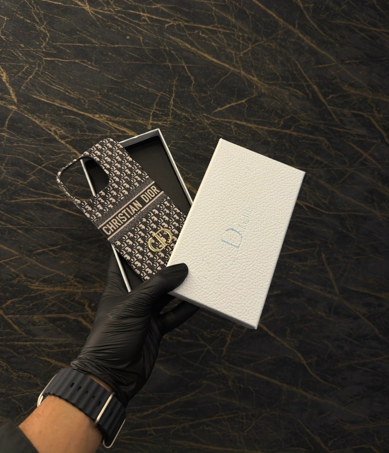 Cases Christian Dior