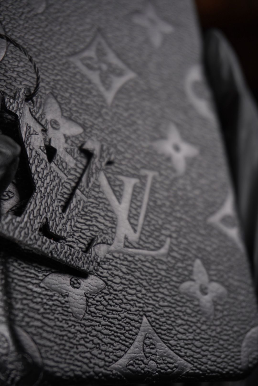 Cases LV
