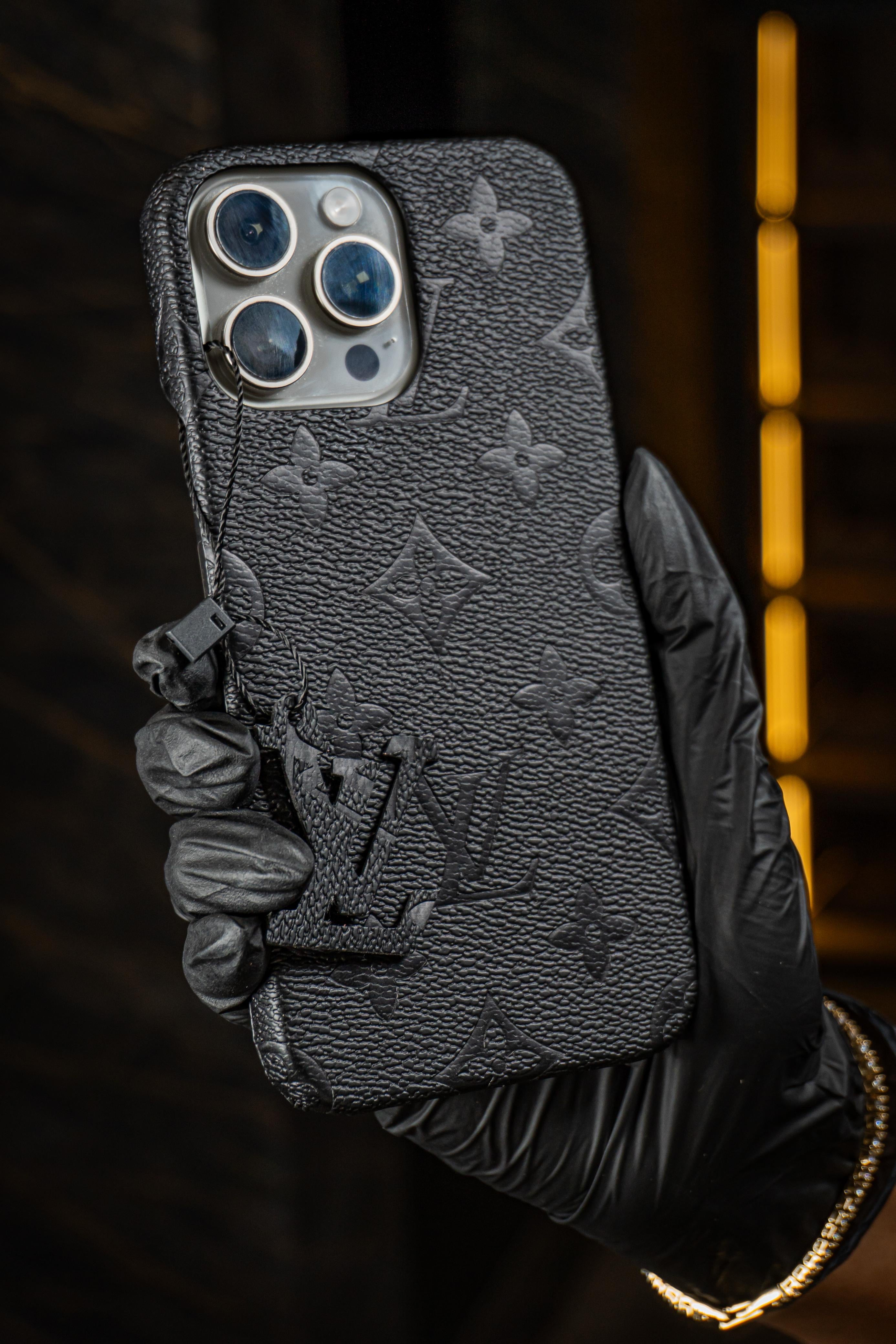 Cases LV