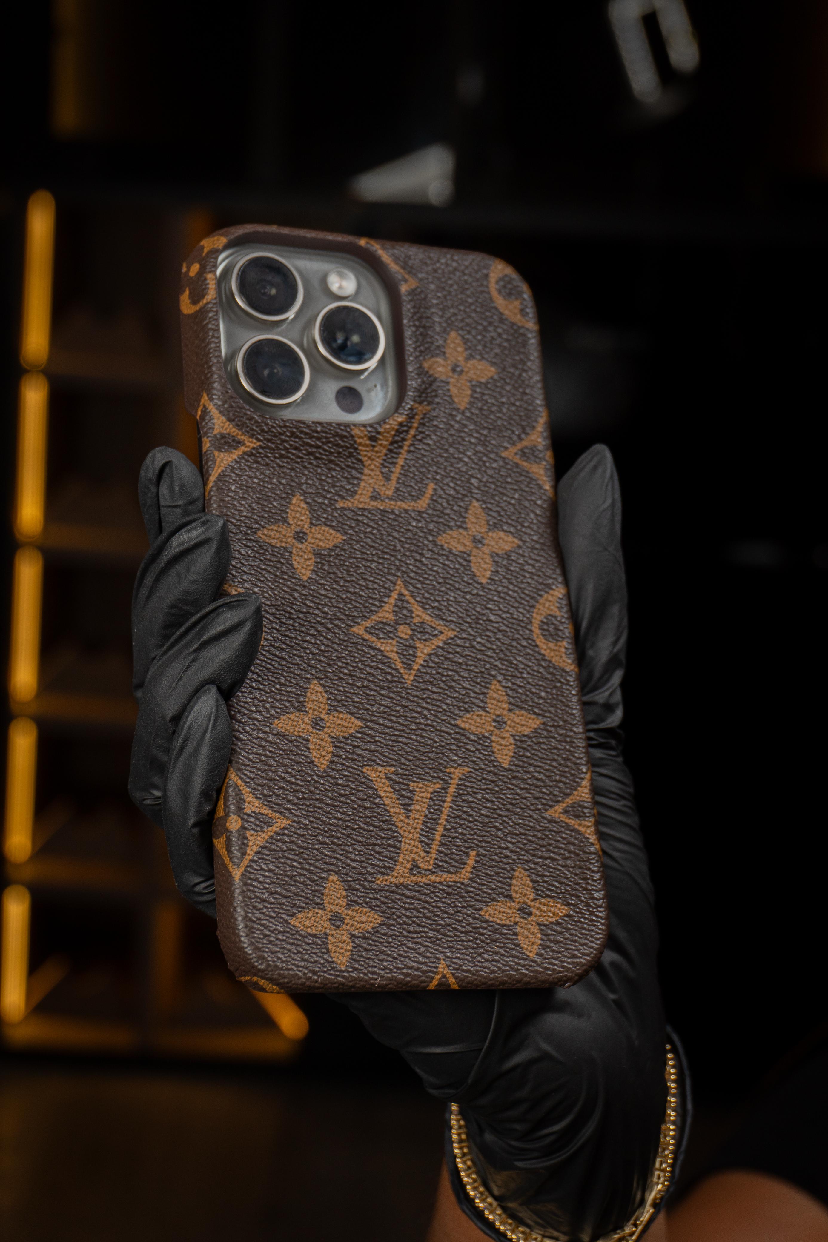 Cases LV